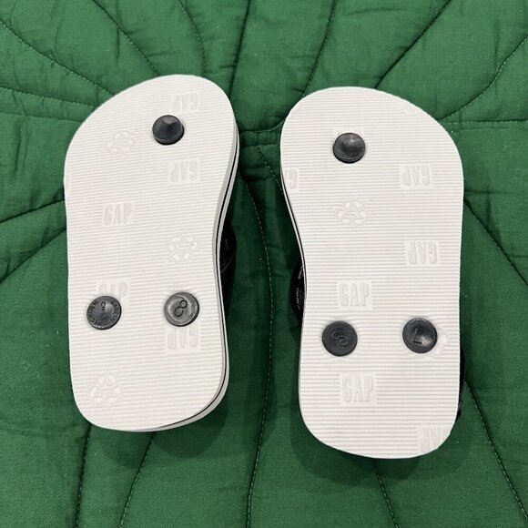 Baby GAP x Disney Toddler 7/8 Mickey Sandals Flip Flops - Picture 2 of 4